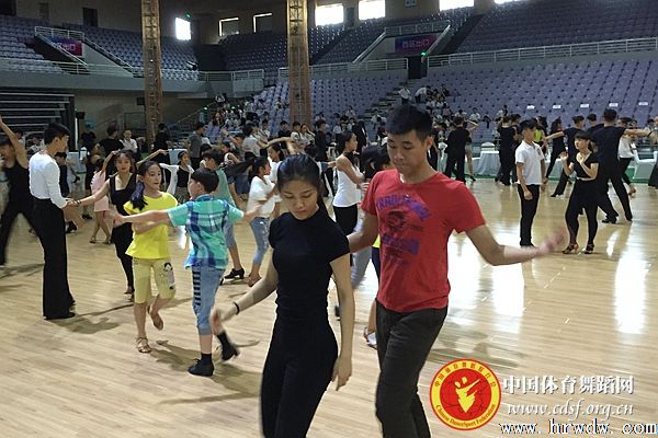 “興汝城”杯第13屆全國青少年體育舞蹈錦標賽暨2015年中華國際體育舞蹈公開賽一切準備就緒 大幕即將拉開